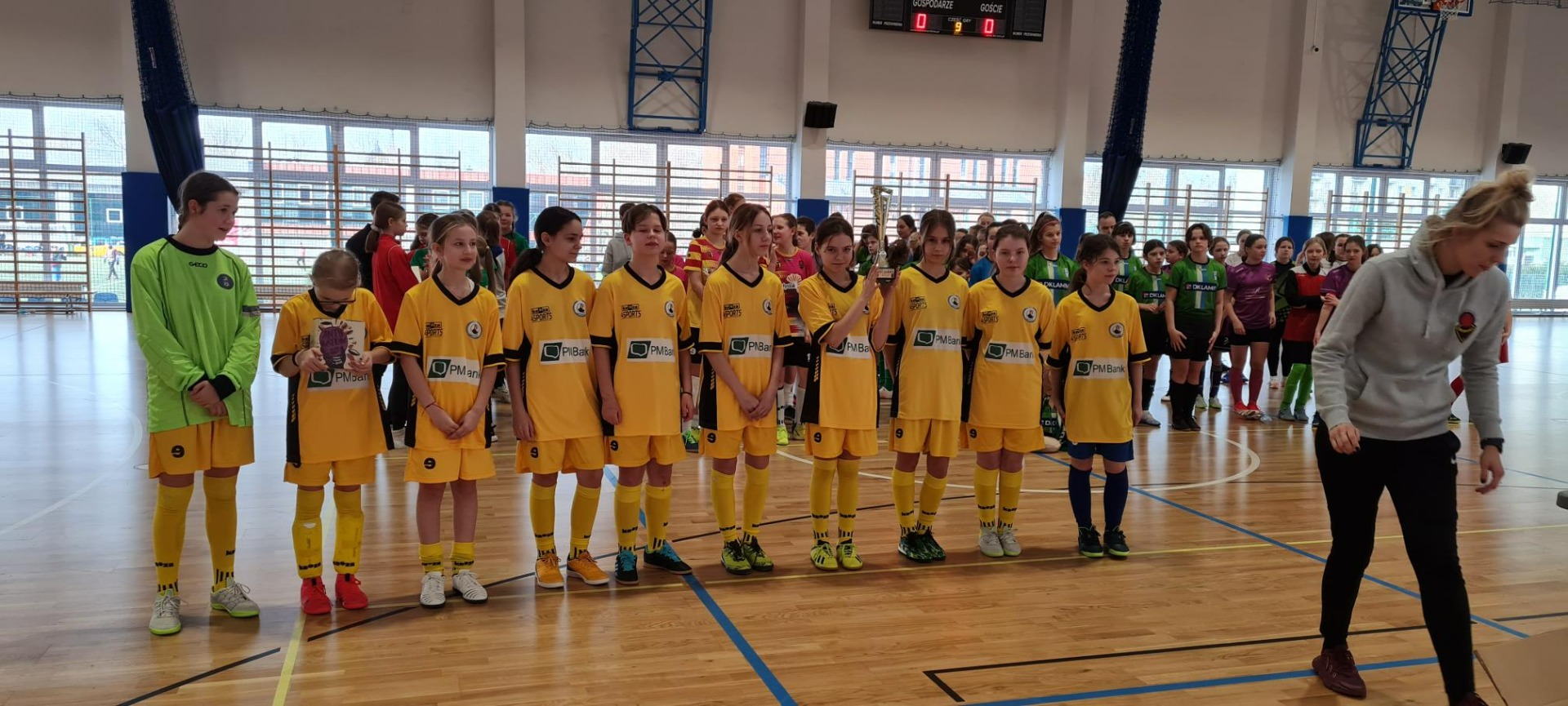 Halowy Turniej Piłki Nożnej Dziewcząt z okazji Dnia Kobiet - 05.03.2023 r.