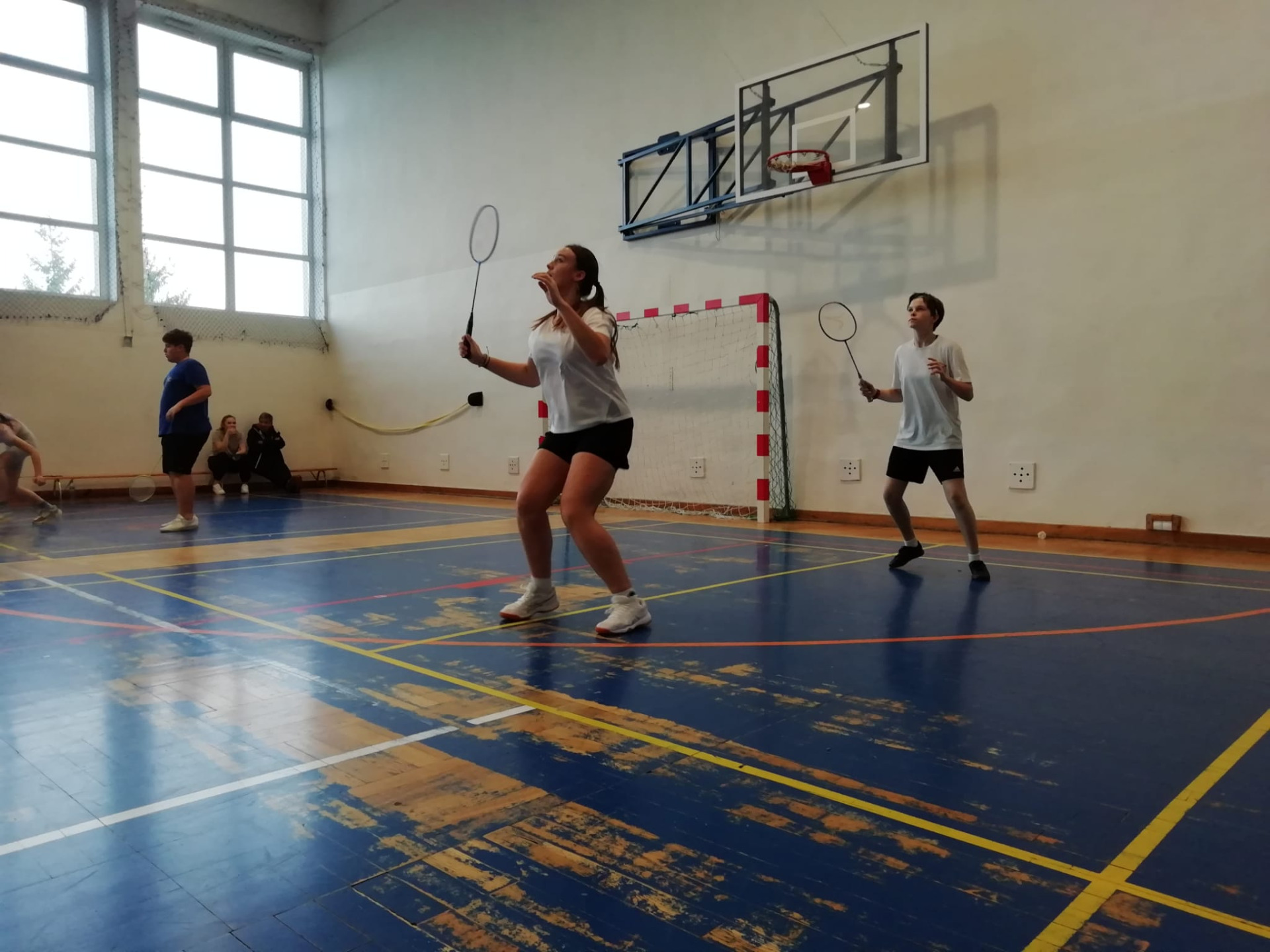 Mistrzostwa powiatu w drużynowym badmintonie dziewcząt i chłopców.  - Obrazek 4