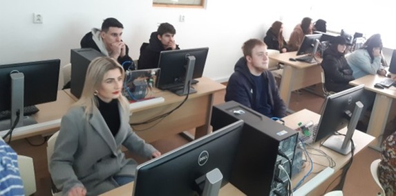 Exkurzia žiakov tretieho ročníka SSOŠ ELBA na Fakulte výrobných technológii v Prešove. - Obrázok 4