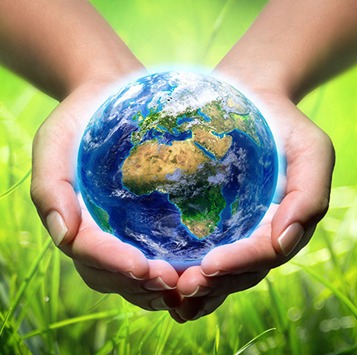 Logo Dnia Ziemi - Ziemia trzymana w dłoniach