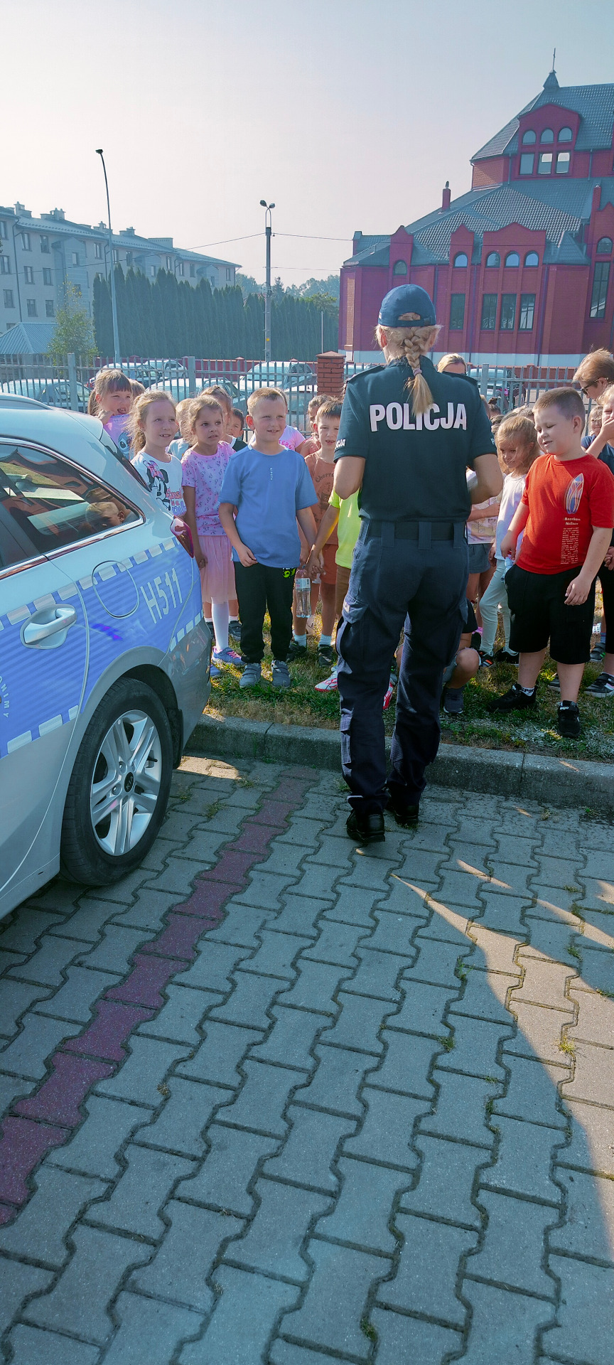 Spotkanie uczniów klas pierwszych z policjantami - Obrazek 6