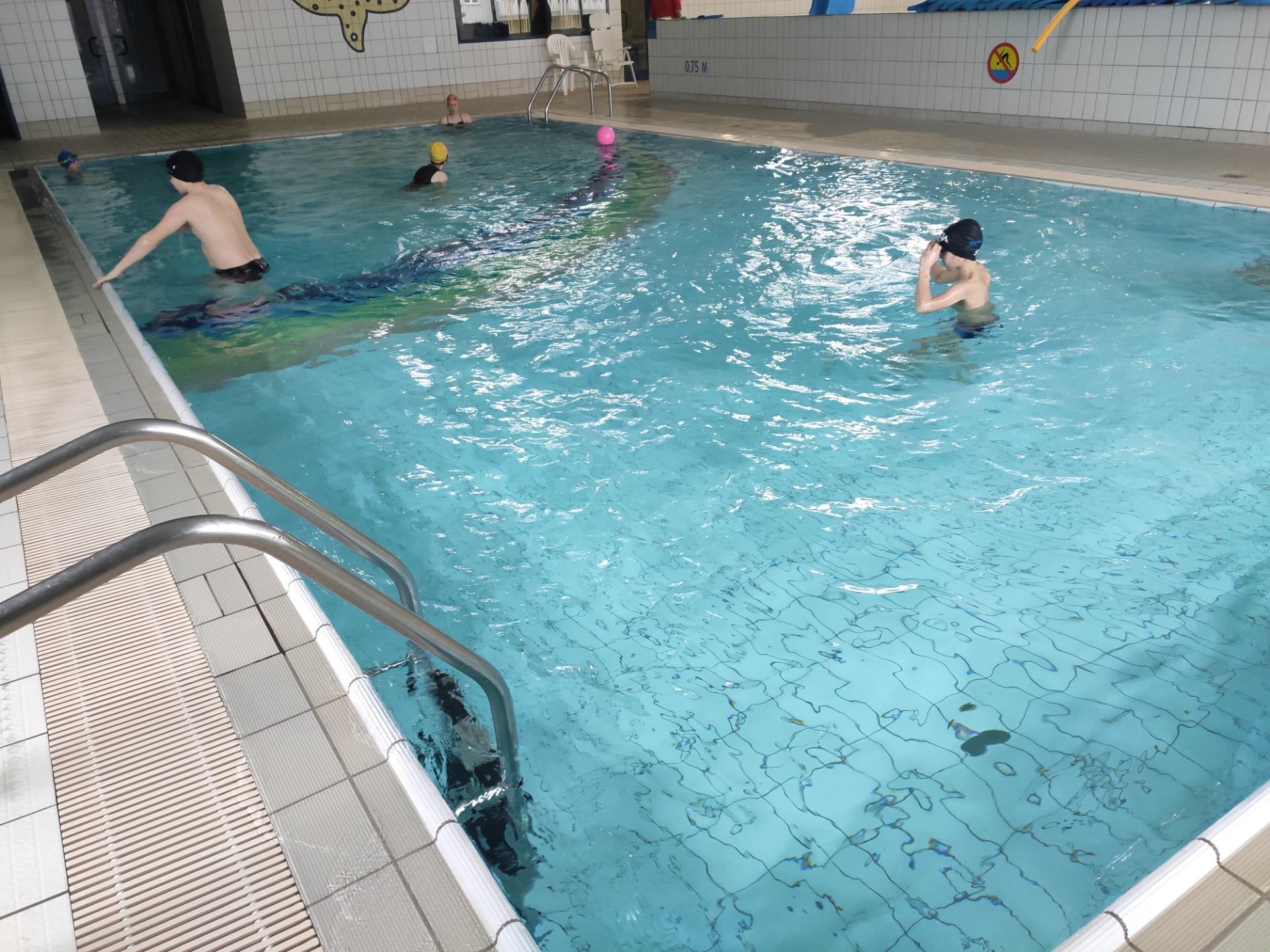 Zajęcia rekreacyjno-sportowe na pływalni - Obrazek 3