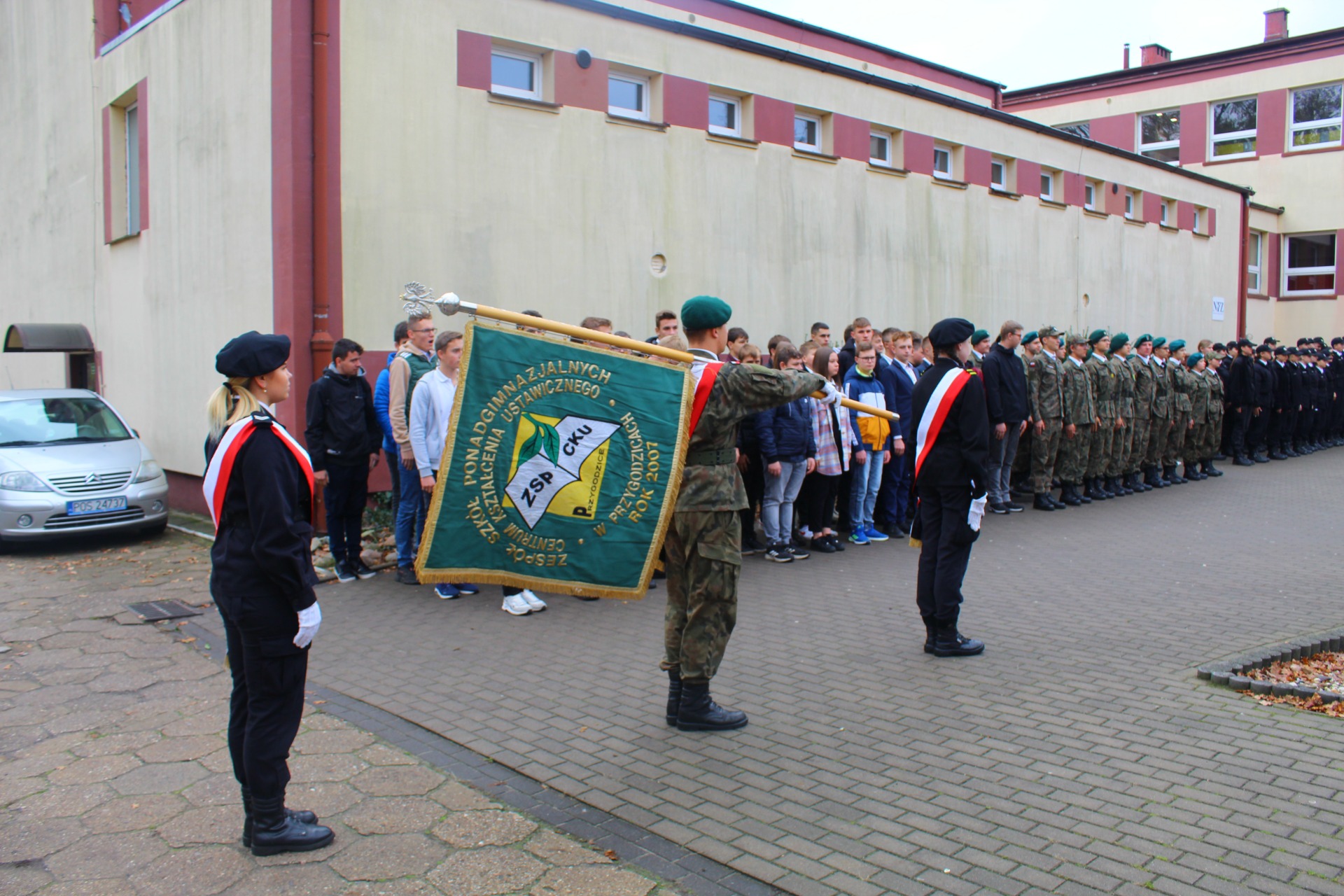 Fotorelacja z obchodów Święta Niepodległości w ZSP CKU - Obrazek 2